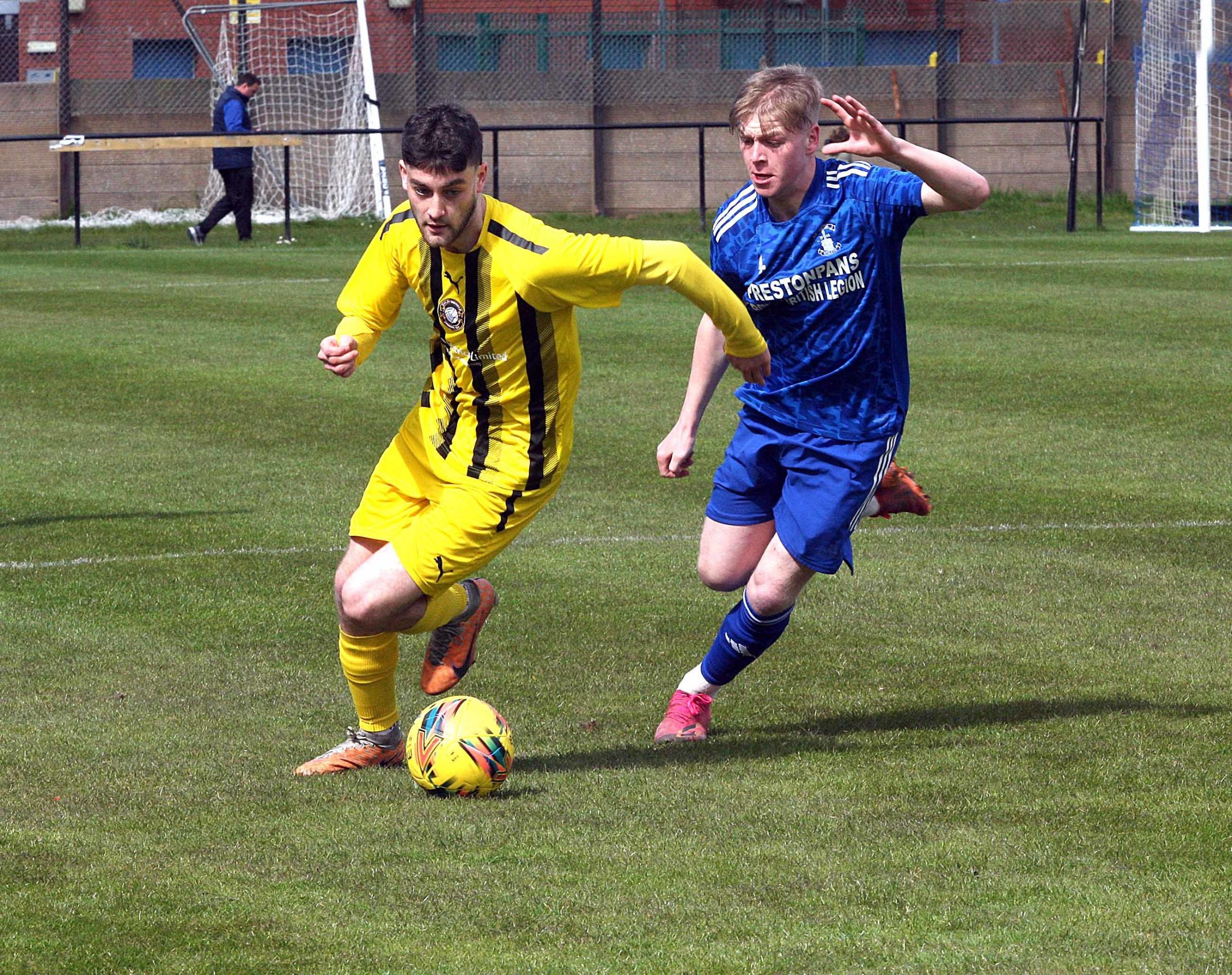 Preston Athletic (blue) travel to Camelon